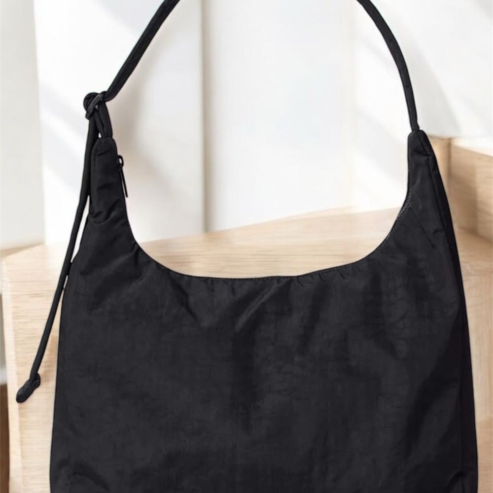BAGGU Nylon Shoulder Bag